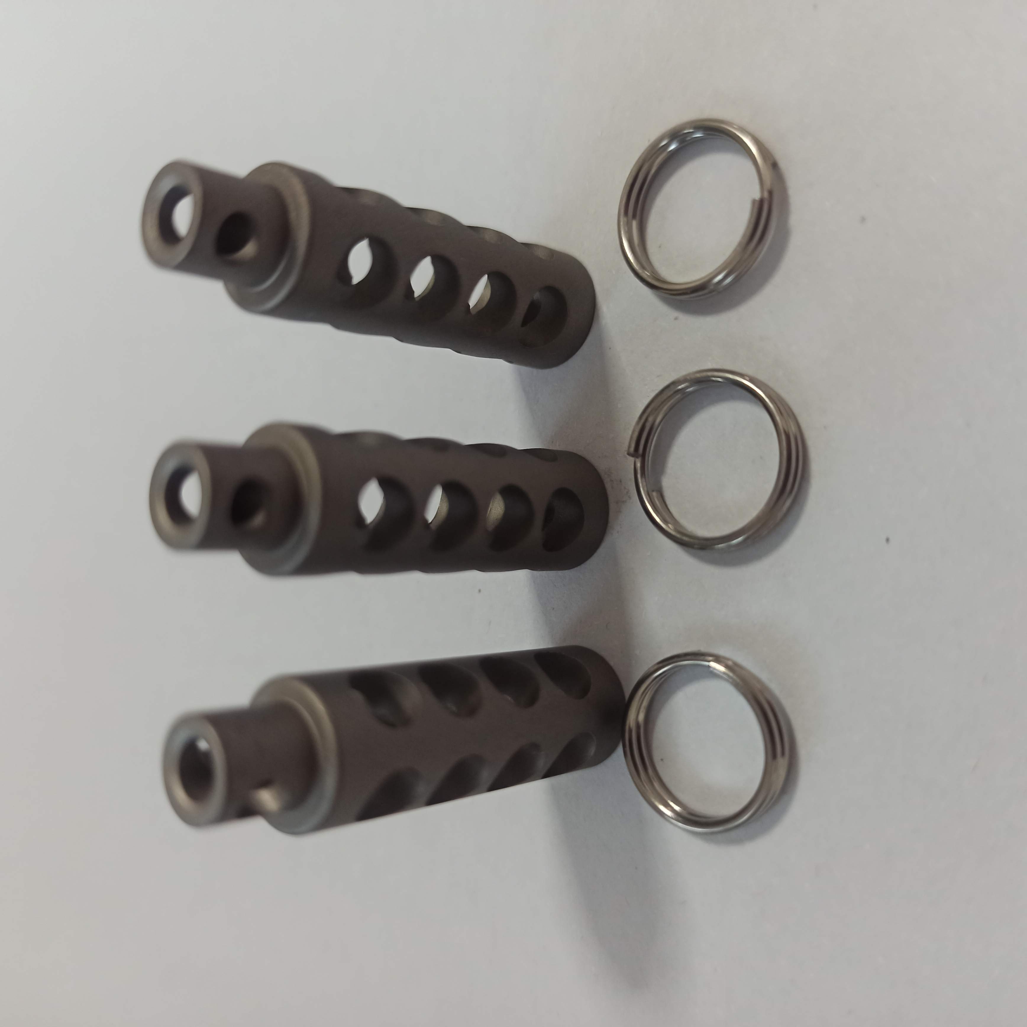 Tritium Gas Tube - พวงกุญแจโลหะผสมไทเทเนียม TC4 1 ชิ้น พร้อมจี้ห้อยเชือกพาราคอร์ด